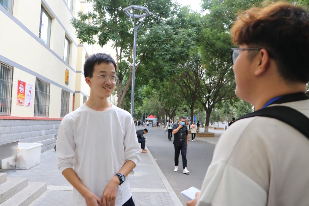 新生采访男生篇